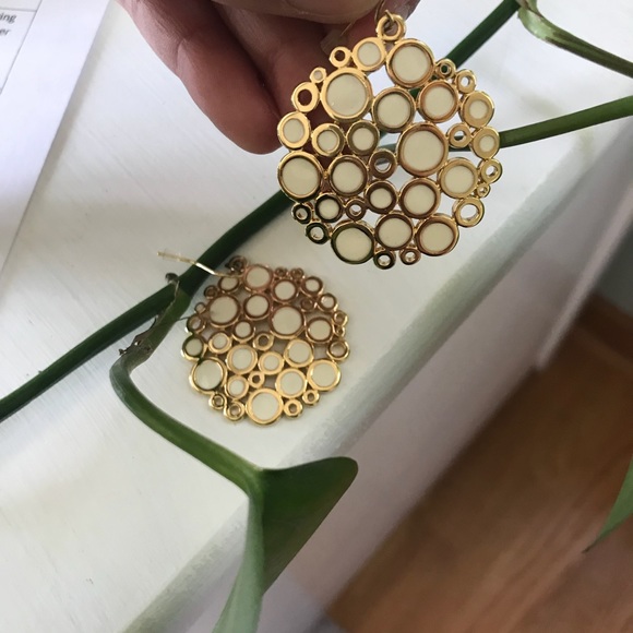 {Premiere Design} Gold white enamel earrings - Picture 4 of 5